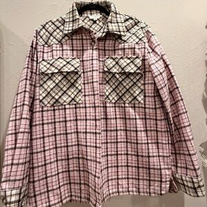 Umgee women’s Pink Plaid Button-Up Shirt
Medium excellent UC 
T3